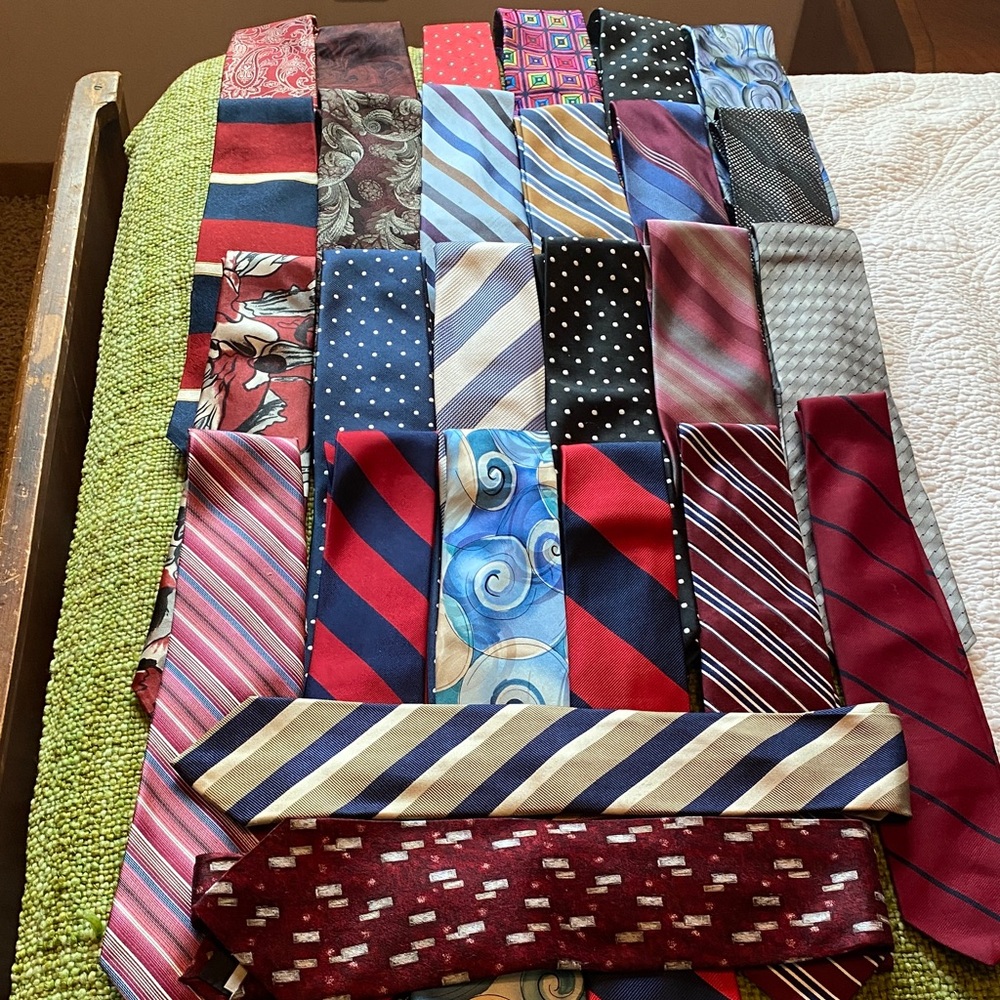 Men’s Lot of 26 Neckties